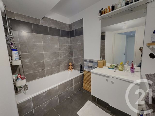 Appartement F4 à vendre - 4 pièces - 74,71 m2 - Marseille - 13013 - PROVENCE-ALPES-COTE-D-AZUR