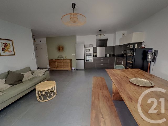 Afficher la photo en grand Appartement F3 à vendre - 3 pièces - 63,80 m2 - Marseille - 13013 - PROVENCE-ALPES-COTE-D-AZUR