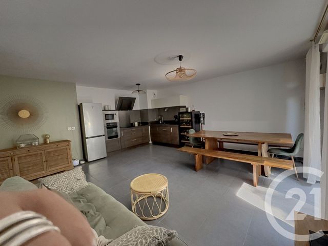 Afficher la photo en grand Appartement F3 à vendre - 3 pièces - 63,80 m2 - Marseille - 13013 - PROVENCE-ALPES-COTE-D-AZUR