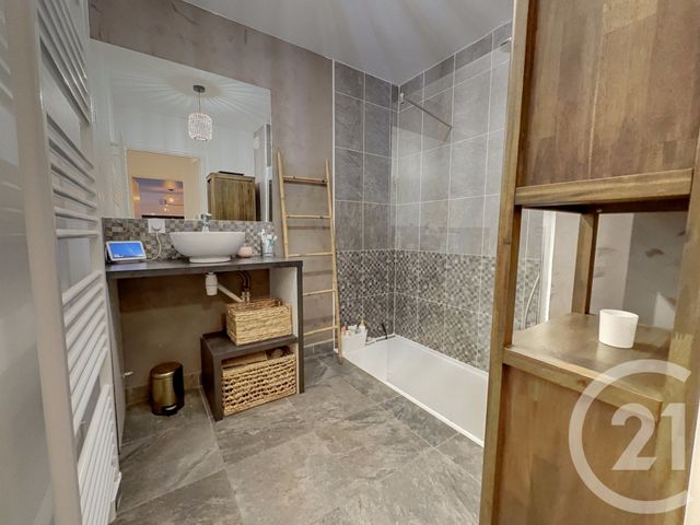 Afficher la photo en grand Appartement F3 à vendre - 3 pièces - 63,80 m2 - Marseille - 13013 - PROVENCE-ALPES-COTE-D-AZUR