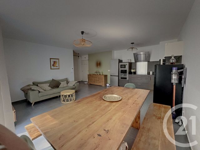 Afficher la photo en grand Appartement F3 à vendre - 3 pièces - 63,80 m2 - Marseille - 13013 - PROVENCE-ALPES-COTE-D-AZUR