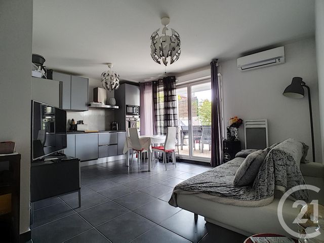 Afficher la photo en grand Appartement F3 à vendre - 3 pièces - 56,21 m2 - MARSEILLE - 13013 - PROVENCE-ALPES-COTE-D-AZUR