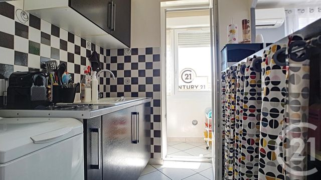 Afficher la photo en grand Appartement T3 à vendre - 3 pièces - 52,13 m2 - MARSEILLE - 13014 - PROVENCE-ALPES-COTE-D-AZUR