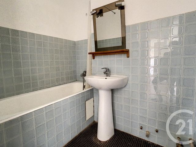Afficher la photo en grand Appartement F2 à vendre - 2 pièces - 41,65 m2 - MARSEILLE - 13013 - PROVENCE-ALPES-COTE-D-AZUR