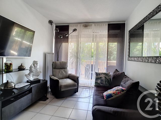 Afficher la photo en grand Appartement F2 à vendre - 2 pièces - 36,87 m2 - MARSEILLE - 13013 - PROVENCE-ALPES-COTE-D-AZUR
