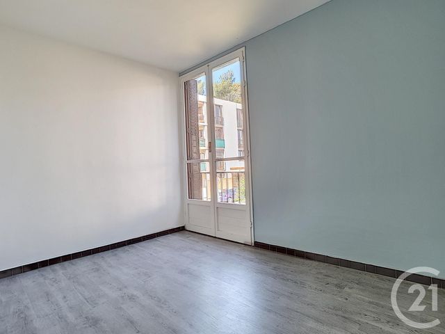 Afficher la photo en grand Appartement T3 à vendre - 3 pièces - 64,95 m2 - MARSEILLE - 13013 - PROVENCE-ALPES-COTE-D-AZUR