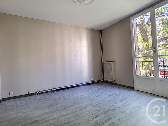 Afficher la photo en grand Appartement T3 à vendre - 3 pièces - 64,95 m2 - MARSEILLE - 13013 - PROVENCE-ALPES-COTE-D-AZUR