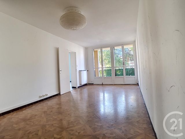 Afficher la photo en grand Appartement T3 à vendre - 3 pièces - 64,95 m2 - MARSEILLE - 13013 - PROVENCE-ALPES-COTE-D-AZUR