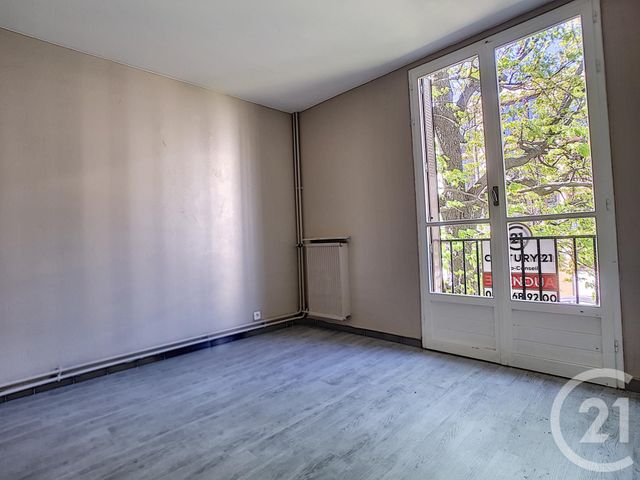 Afficher la photo en grand Appartement T3 à vendre - 3 pièces - 64,95 m2 - MARSEILLE - 13013 - PROVENCE-ALPES-COTE-D-AZUR