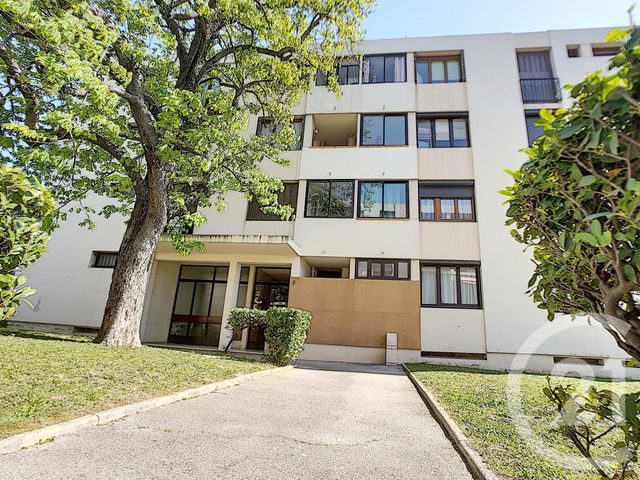 Afficher la photo en grand Appartement T3 à vendre - 3 pièces - 64,95 m2 - MARSEILLE - 13013 - PROVENCE-ALPES-COTE-D-AZUR