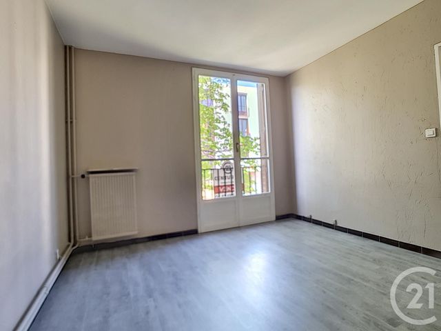 Afficher la photo en grand Appartement T3 à vendre - 3 pièces - 64,95 m2 - MARSEILLE - 13013 - PROVENCE-ALPES-COTE-D-AZUR