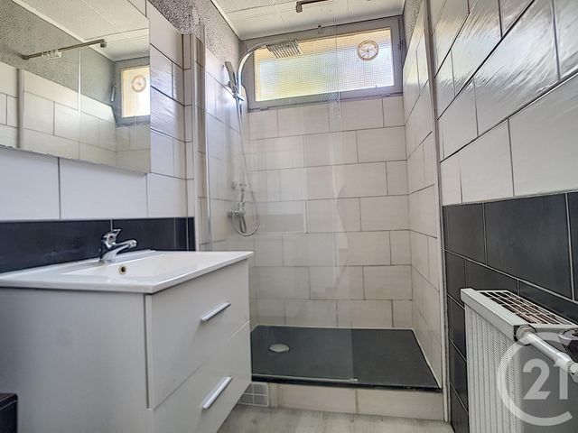 Afficher la photo en grand Appartement T3 à vendre - 3 pièces - 64,95 m2 - MARSEILLE - 13013 - PROVENCE-ALPES-COTE-D-AZUR