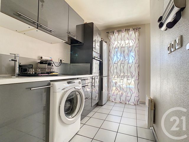 Afficher la photo en grand Appartement F3 à vendre - 3 pièces - 61,20 m2 - MARSEILLE - 13013 - PROVENCE-ALPES-COTE-D-AZUR