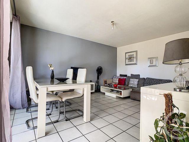 Afficher la photo en grand Appartement F3 à vendre - 3 pièces - 61,20 m2 - MARSEILLE - 13013 - PROVENCE-ALPES-COTE-D-AZUR