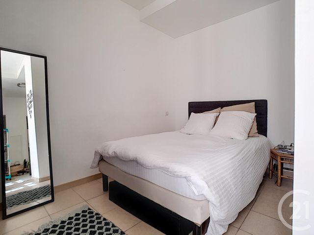 Afficher la photo en grand Appartement T2 à vendre - 2 pièces - 27,20 m2 - MARSEILLE - 13013 - PROVENCE-ALPES-COTE-D-AZUR