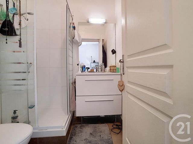 Afficher la photo en grand Appartement T2 à vendre - 2 pièces - 27,20 m2 - MARSEILLE - 13013 - PROVENCE-ALPES-COTE-D-AZUR