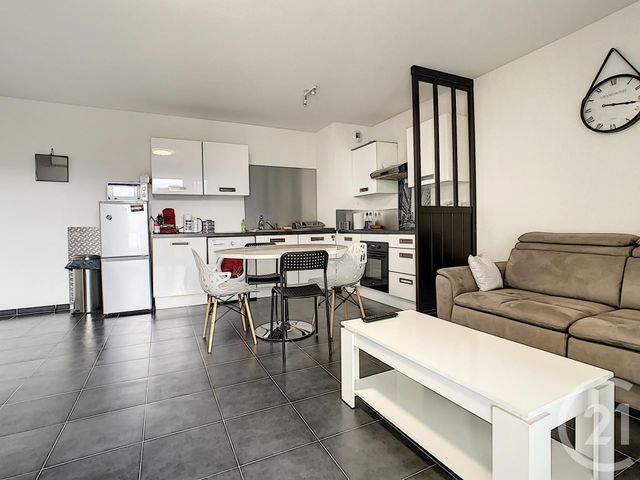 Afficher la photo en grand Appartement F2 à vendre - 2 pièces - 44,23 m2 - MARSEILLE - 13013 - PROVENCE-ALPES-COTE-D-AZUR