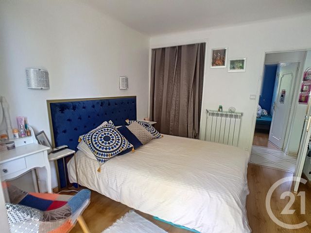 Afficher la photo en grand Appartement T5 à vendre - 5 pièces - 94,99 m2 - MARSEILLE - 13013 - PROVENCE-ALPES-COTE-D-AZUR