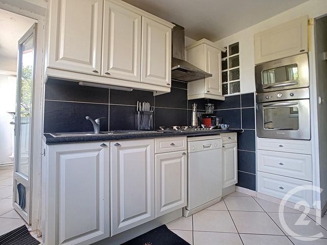 Afficher la photo en grand Appartement T5 à vendre - 5 pièces - 94,99 m2 - MARSEILLE - 13013 - PROVENCE-ALPES-COTE-D-AZUR