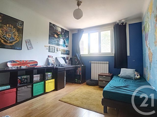 Afficher la photo en grand Appartement T5 à vendre - 5 pièces - 94,99 m2 - MARSEILLE - 13013 - PROVENCE-ALPES-COTE-D-AZUR