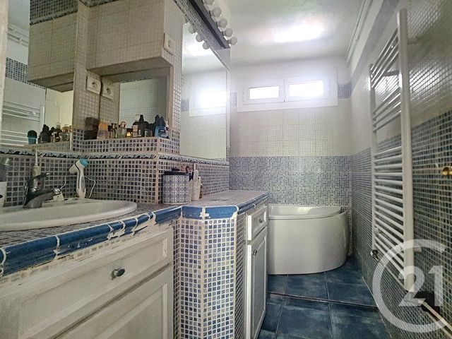 Afficher la photo en grand Appartement T5 à vendre - 5 pièces - 94,99 m2 - MARSEILLE - 13013 - PROVENCE-ALPES-COTE-D-AZUR