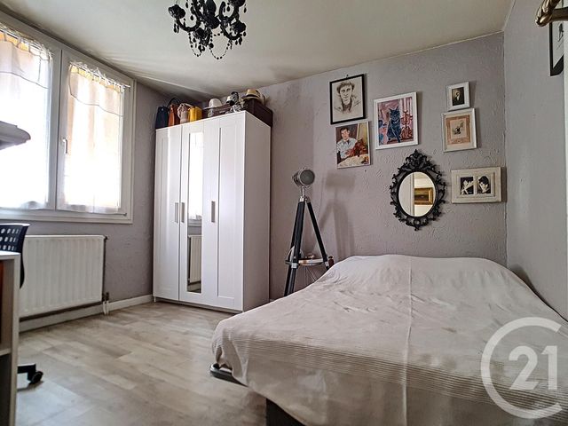 Afficher la photo en grand Appartement F3 à vendre - 3 pièces - 60,76 m2 - MARSEILLE - 13013 - PROVENCE-ALPES-COTE-D-AZUR