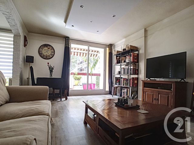 Afficher la photo en grand Appartement F3 à vendre - 3 pièces - 60,76 m2 - MARSEILLE - 13013 - PROVENCE-ALPES-COTE-D-AZUR