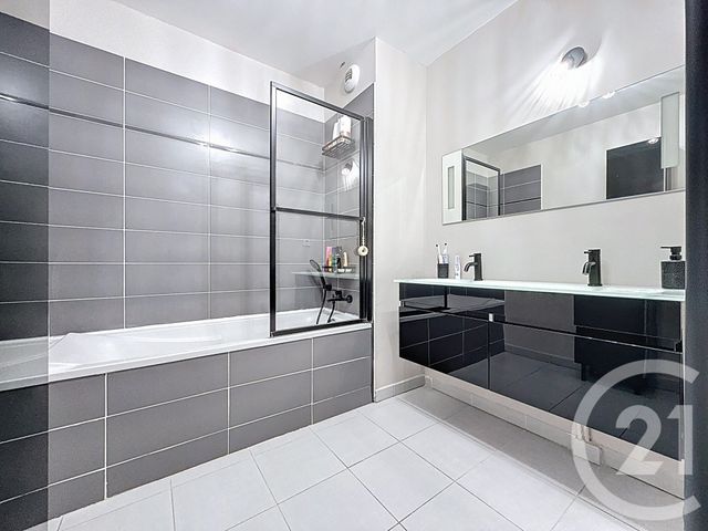 Appartement T3 à vendre - 3 pièces - 59,52 m2 - Marseille - 13013 - PROVENCE-ALPES-COTE-D-AZUR