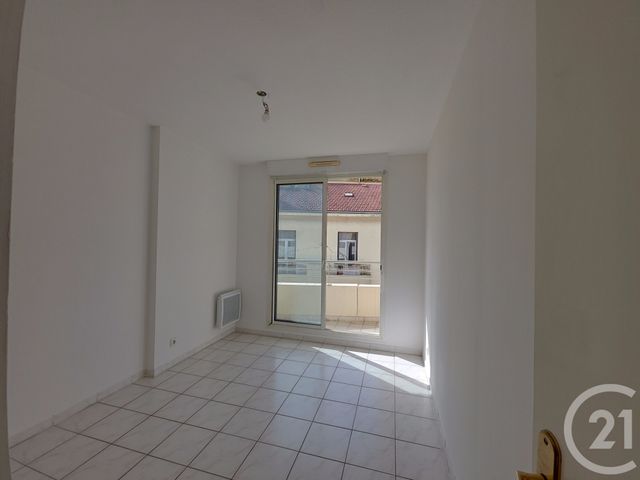 Afficher la photo en grand Appartement T3 à vendre - 3 pièces - 64,69 m2 - Marseille - 13005 - PROVENCE-ALPES-COTE-D-AZUR