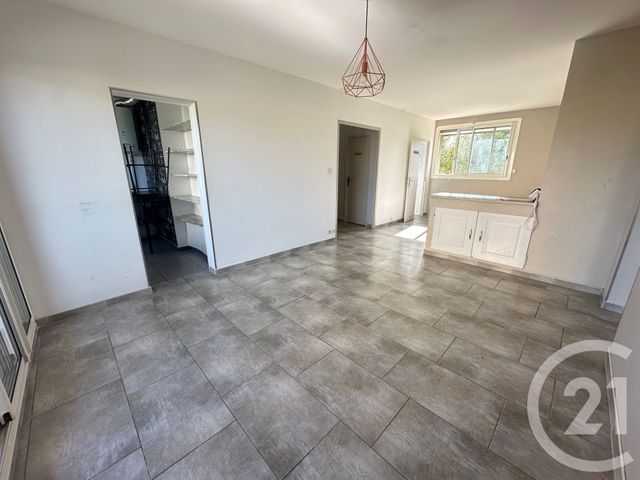 Appartement T2 à louer - 3 pièces - 66,68 m2 - Marseille - 13013 - PROVENCE-ALPES-COTE-D-AZUR