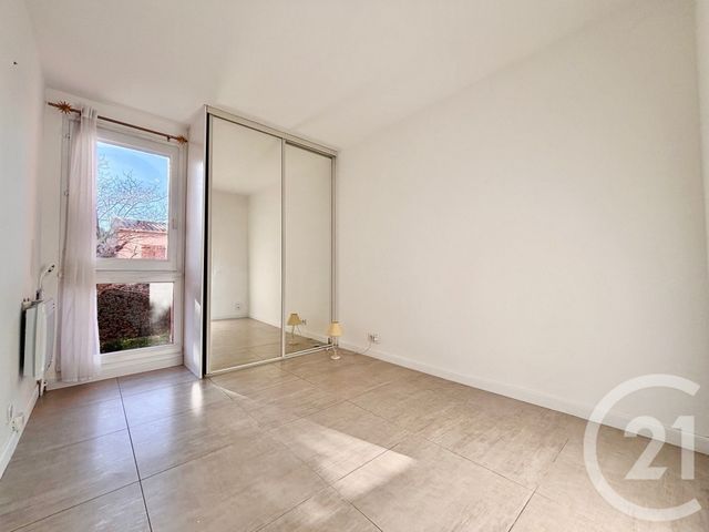Appartement T3 à louer - 4 pièces - 83,13 m2 - Plan De Cuques - 13 - PROVENCE-ALPES-COTE-D-AZUR