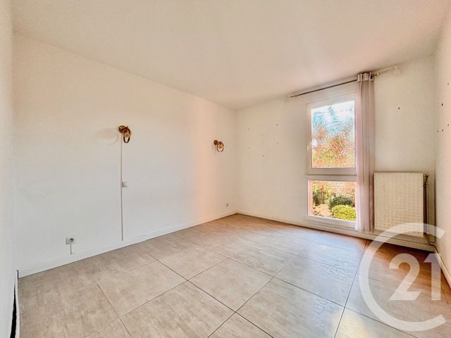 Appartement T3 à louer - 4 pièces - 83,13 m2 - Plan De Cuques - 13 - PROVENCE-ALPES-COTE-D-AZUR