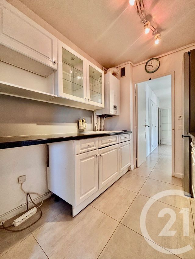 Appartement T3 à louer - 4 pièces - 83,13 m2 - Plan De Cuques - 13 - PROVENCE-ALPES-COTE-D-AZUR