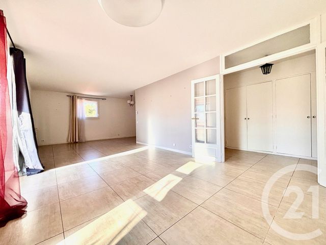 Appartement T3 à louer - 4 pièces - 83,13 m2 - Plan De Cuques - 13 - PROVENCE-ALPES-COTE-D-AZUR