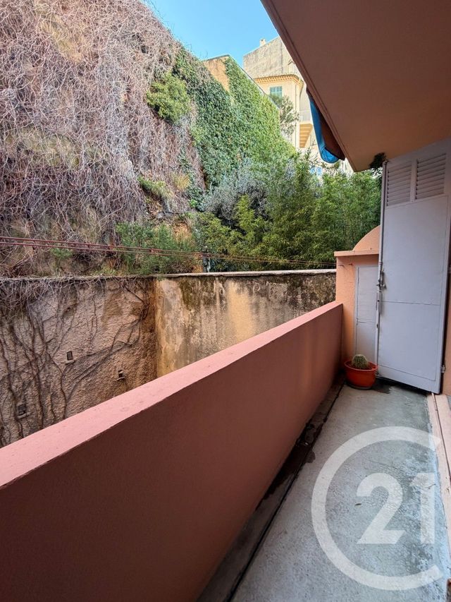 Appartement T3 &agrave; louer - 3 pi&egrave;ces - 67,80 m2 - Marseille - 13007 - PROVENCE-ALPES-COTE-D-AZUR