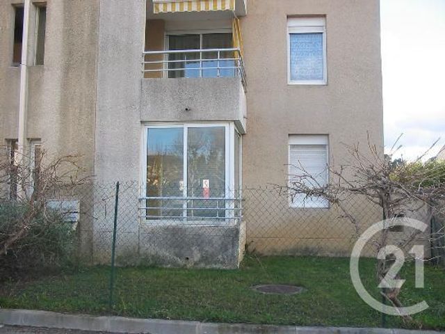 Appartement F2 &agrave; louer - 2 pi&egrave;ces - 25,74 m2 - Plan De Cuques - 13 - PROVENCE-ALPES-COTE-D-AZUR