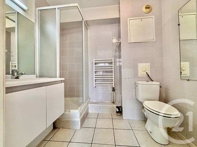 Appartement F2 &agrave; louer - 2 pi&egrave;ces - 25,74 m2 - Plan De Cuques - 13 - PROVENCE-ALPES-COTE-D-AZUR