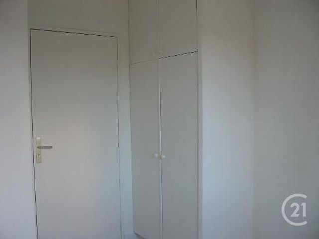 Appartement F2 &agrave; louer - 2 pi&egrave;ces - 25,74 m2 - Plan De Cuques - 13 - PROVENCE-ALPES-COTE-D-AZUR