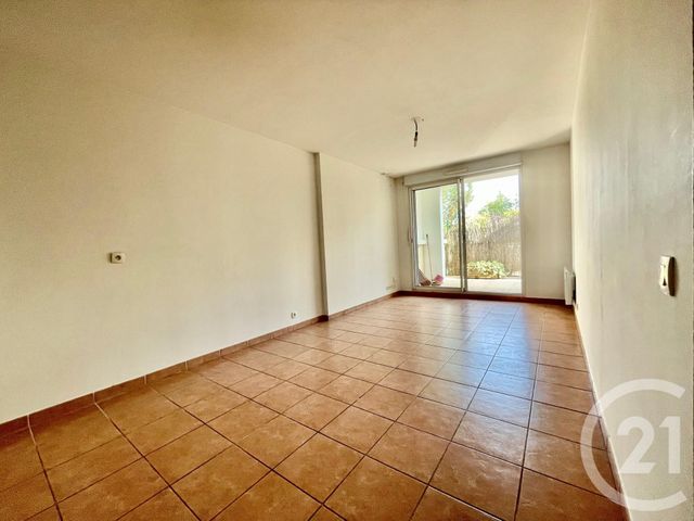 Appartement &agrave; louer - 3 pi&egrave;ces - 49 m2 - Marseille - 13013 - PROVENCE-ALPES-COTE-D-AZUR