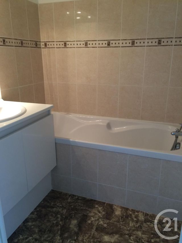 Appartement F2 &agrave; louer - 2 pi&egrave;ces - 42 m2 - Marseille - 13013 - PROVENCE-ALPES-COTE-D-AZUR