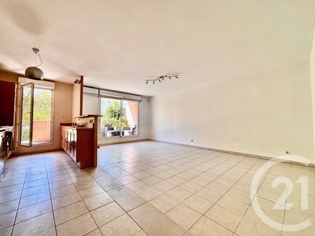 Appartement T4 &agrave; louer - 4 pi&egrave;ces - 84,38 m2 - Marseille - 13013 - PROVENCE-ALPES-COTE-D-AZUR