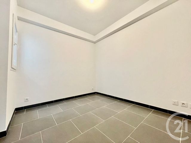 Appartement T2 &agrave; louer - 2 pi&egrave;ces - 31,96 m2 - Les Pennes Mirabeau - 13 - PROVENCE-ALPES-COTE-D-AZUR