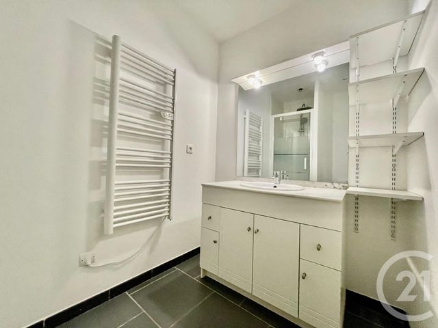 Appartement T2 &agrave; louer - 2 pi&egrave;ces - 31,96 m2 - Les Pennes Mirabeau - 13 - PROVENCE-ALPES-COTE-D-AZUR