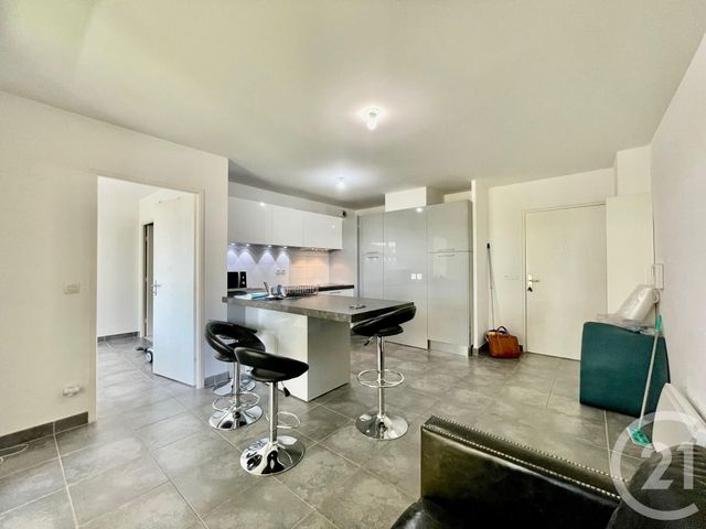 Appartement T2 &agrave; louer - 2 pi&egrave;ces - 42 m2 - Marseille - 13010 - PROVENCE-ALPES-COTE-D-AZUR