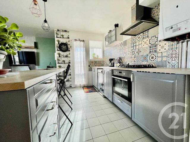 Appartement T4 &agrave; louer - 4 pi&egrave;ces - 87,76 m2 - Marseille - 13013 - PROVENCE-ALPES-COTE-D-AZUR