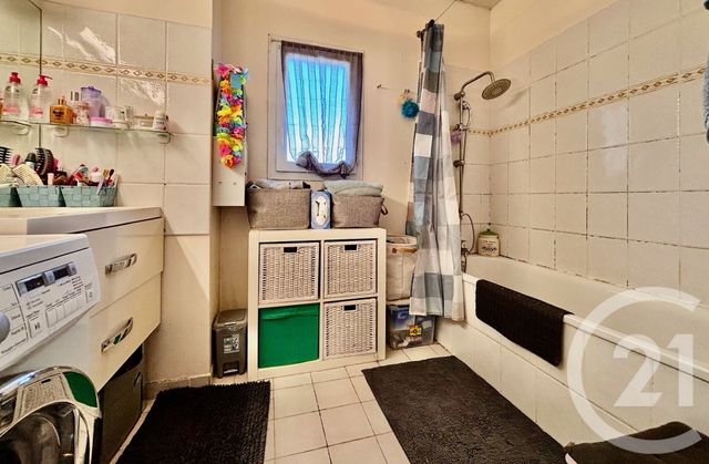Appartement T3 &agrave; louer - 3 pi&egrave;ces - 71,23 m2 - Marseille - 13013 - PROVENCE-ALPES-COTE-D-AZUR