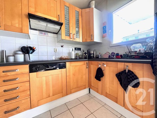 Appartement T3 &agrave; louer - 3 pi&egrave;ces - 71,23 m2 - Marseille - 13013 - PROVENCE-ALPES-COTE-D-AZUR