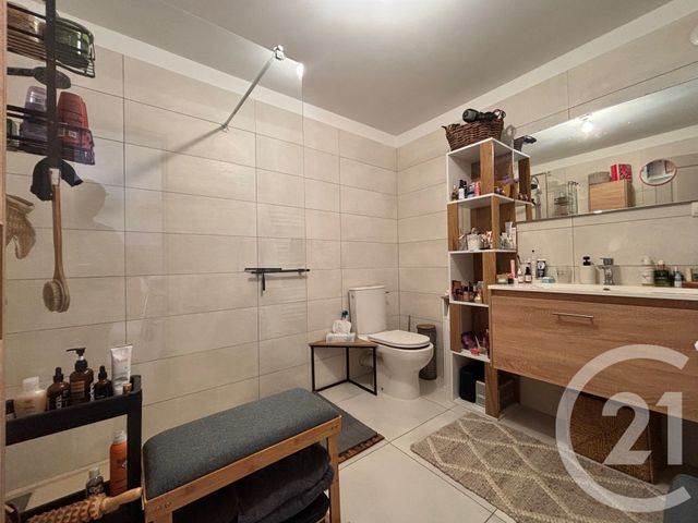 Appartement T2 &agrave; louer - 2 pi&egrave;ces - 54,46 m2 - Peypin - 13 - PROVENCE-ALPES-COTE-D-AZUR