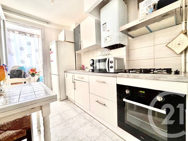 Appartement T2 &agrave; louer - 2 pi&egrave;ces - 39 m2 - Marseille - 13013 - PROVENCE-ALPES-COTE-D-AZUR