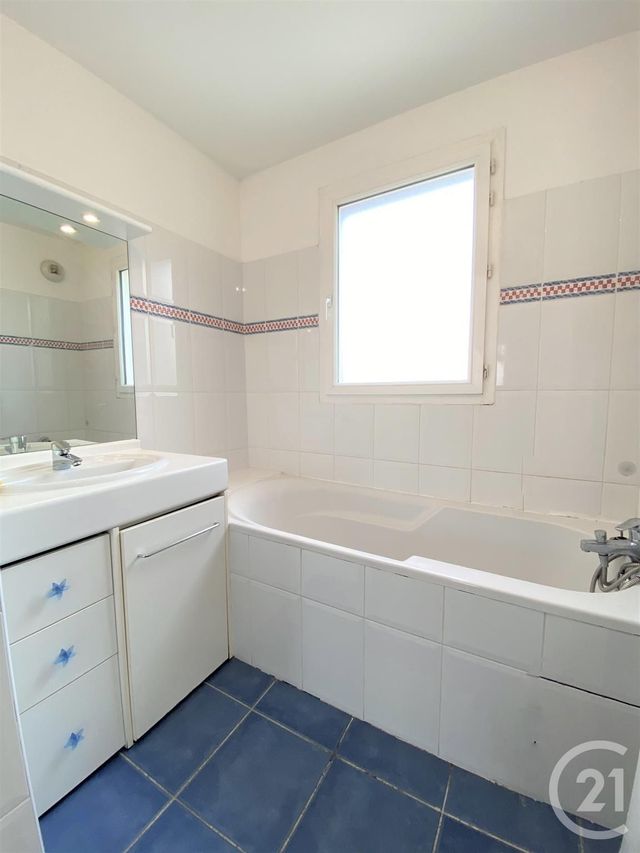 Appartement T3 &agrave; louer - 3 pi&egrave;ces - 79,69 m2 - Marseille - 13013 - PROVENCE-ALPES-COTE-D-AZUR